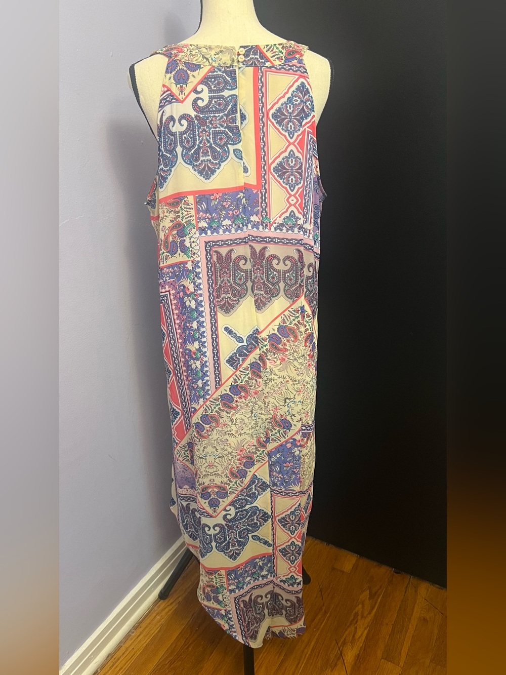Boutique Handkerchief Sleeveless Maxi Dress - Picture 2 of 3